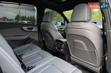 Внедорожник / Кроссовер Audi Q7 2016 в 