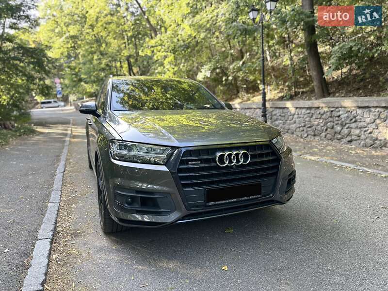 Позашляховик / Кросовер Audi Q7 2018 в Києві