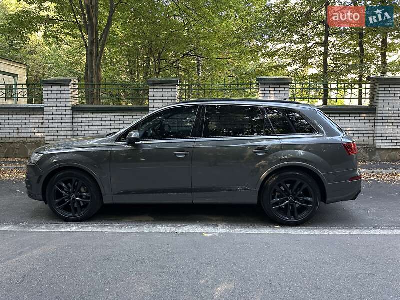 Позашляховик / Кросовер Audi Q7 2018 в Києві