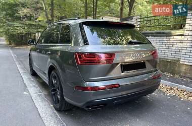 Внедорожник / Кроссовер Audi Q7 2018 в 
