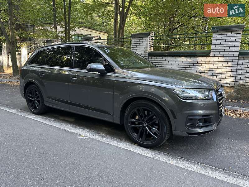 Позашляховик / Кросовер Audi Q7 2018 в Києві