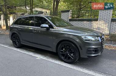 Внедорожник / Кроссовер Audi Q7 2018 в 