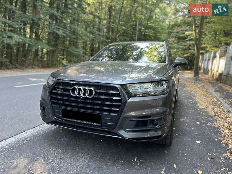 Позашляховик / Кросовер Audi Q7 2018 в Києві