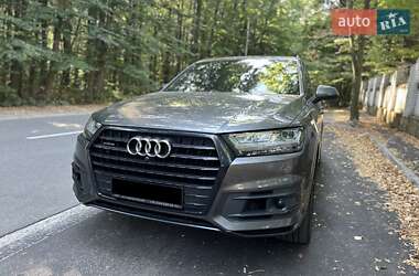 Внедорожник / Кроссовер Audi Q7 2018 в 