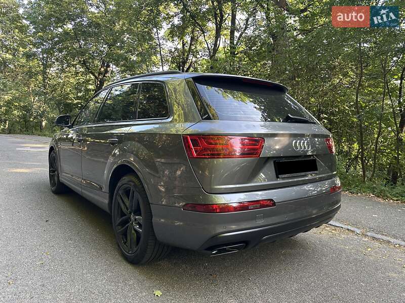 Позашляховик / Кросовер Audi Q7 2018 в Києві