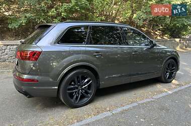 Внедорожник / Кроссовер Audi Q7 2018 в 