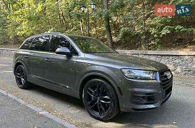 Внедорожник / Кроссовер Audi Q7 2018 в 