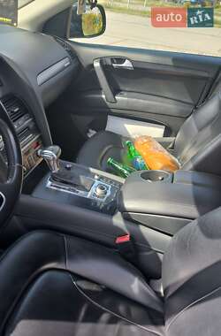 Позашляховик / Кросовер Audi Q7 2013 в 