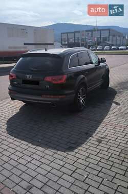 Позашляховик / Кросовер Audi Q7 2013 в 