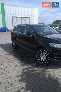 Позашляховик / Кросовер Audi Q7 2013 в 