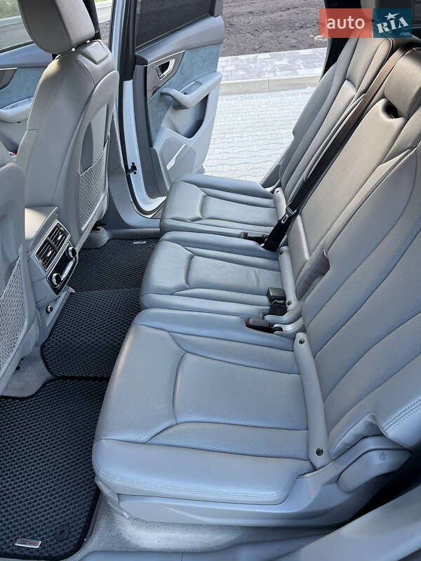 Позашляховик / Кросовер Audi Q7 2019 в Києві