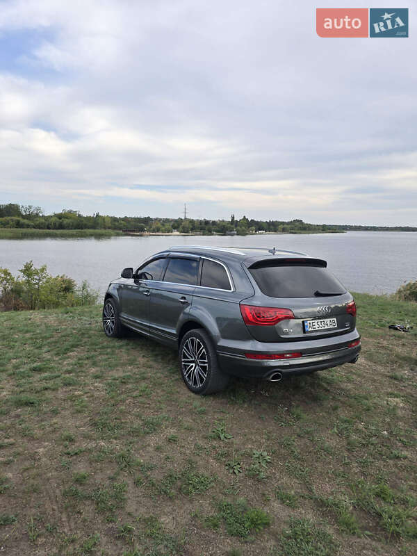 Внедорожник / Кроссовер Audi Q7 2012 в Кривом Роге