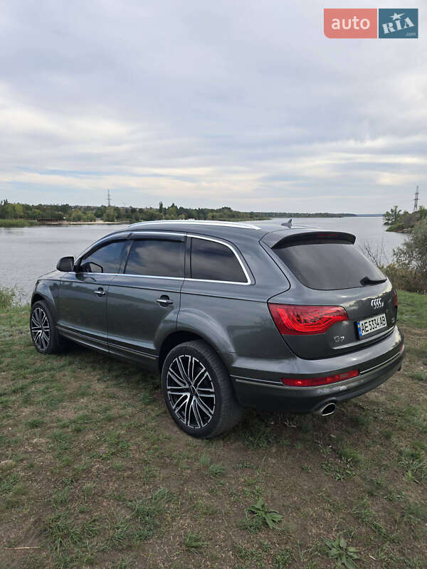Внедорожник / Кроссовер Audi Q7 2012 в Кривом Роге