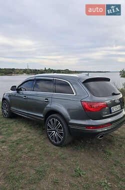 Внедорожник / Кроссовер Audi Q7 2012 в 