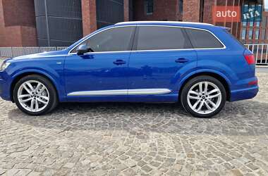 Внедорожник / Кроссовер Audi Q7 2017 в 