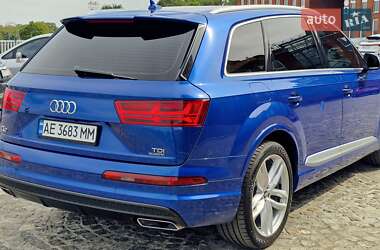 Внедорожник / Кроссовер Audi Q7 2017 в 