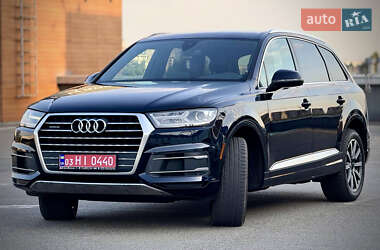Позашляховик / Кросовер Audi Q7 2018 в 