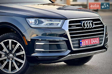 Позашляховик / Кросовер Audi Q7 2018 в 