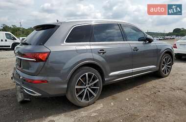 Позашляховик / Кросовер Audi Q7 2021 в 