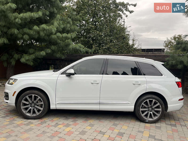 Внедорожник / Кроссовер Audi Q7 2016 в Хмельницком