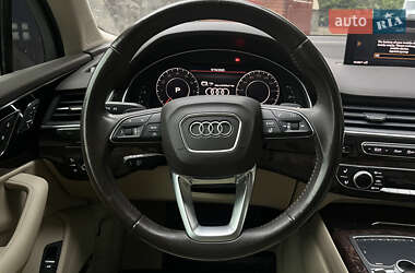 Позашляховик / Кросовер Audi Q7 2016 в 