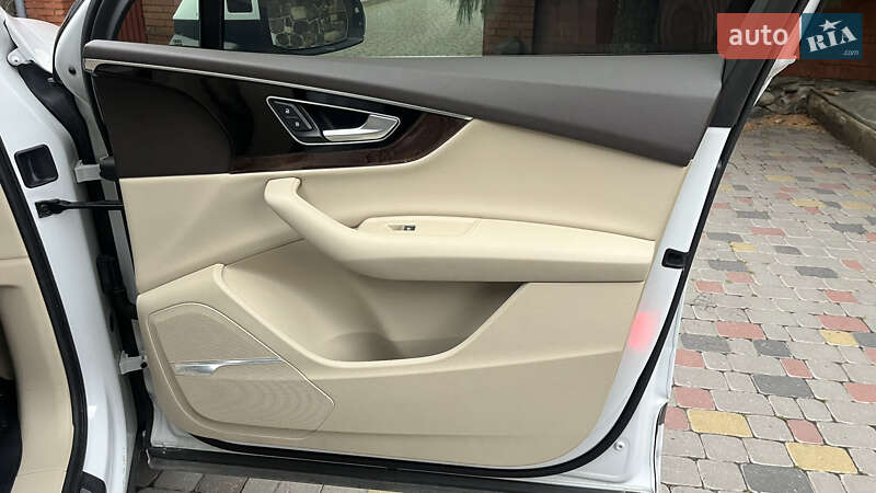 Внедорожник / Кроссовер Audi Q7 2016 в Хмельницком