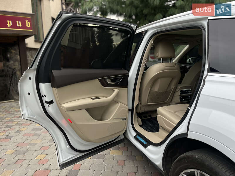 Внедорожник / Кроссовер Audi Q7 2016 в Хмельницком