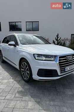Позашляховик / Кросовер Audi Q7 2016 в Луцьку