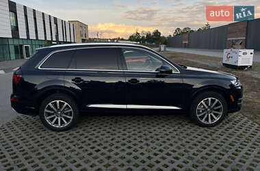 Позашляховик / Кросовер Audi Q7 2016 в 
