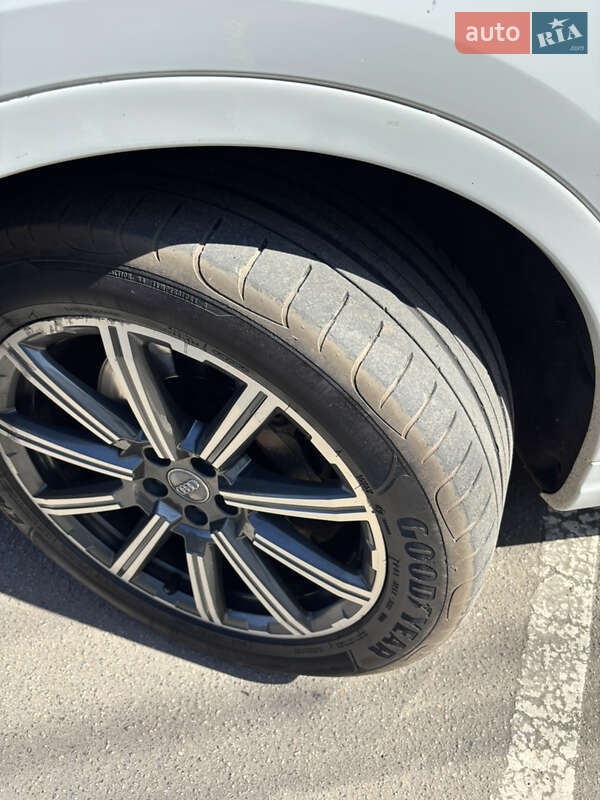 Позашляховик / Кросовер Audi Q7 2017 в Києві фото 27 Позашляховик / Кросовер Audi Q7 2017 в Києві