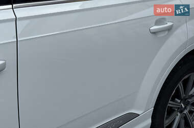 Позашляховик / Кросовер Audi Q7 2018 в 