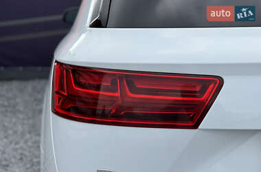 Позашляховик / Кросовер Audi Q7 2018 в 