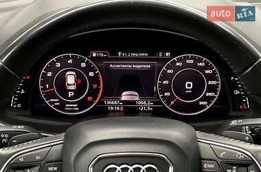 Внедорожник / Кроссовер Audi Q7 2016 в 