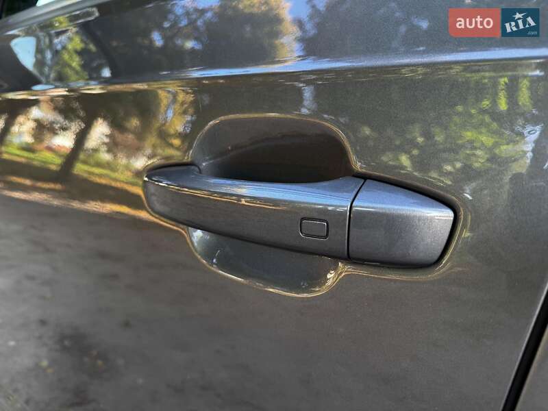 Позашляховик / Кросовер Audi Q7 2016 в Києві