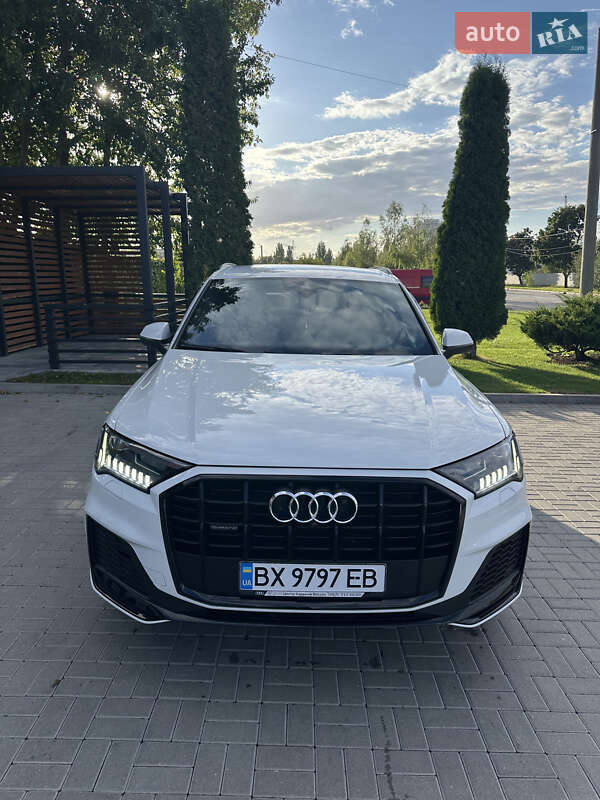 Позашляховик / Кросовер Audi Q7 2020 в Дунаївцях