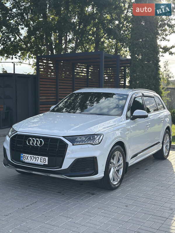 Позашляховик / Кросовер Audi Q7 2020 в Дунаївцях