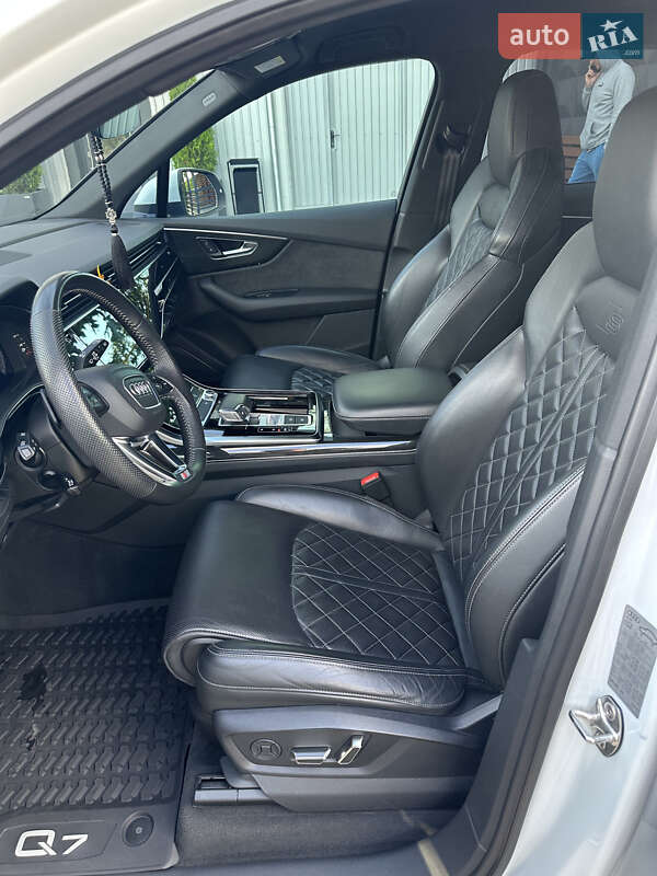 Позашляховик / Кросовер Audi Q7 2020 в Дунаївцях