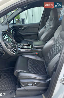 Внедорожник / Кроссовер Audi Q7 2020 в 