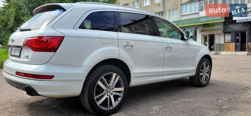 Позашляховик / Кросовер Audi Q7 2015 в Дрогобичі
