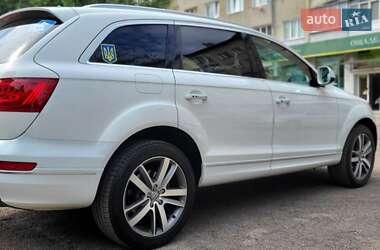 Позашляховик / Кросовер Audi Q7 2015 в 