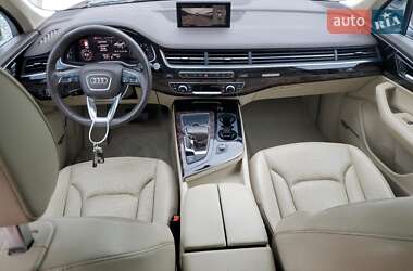 Позашляховик / Кросовер Audi Q7 2019 в 