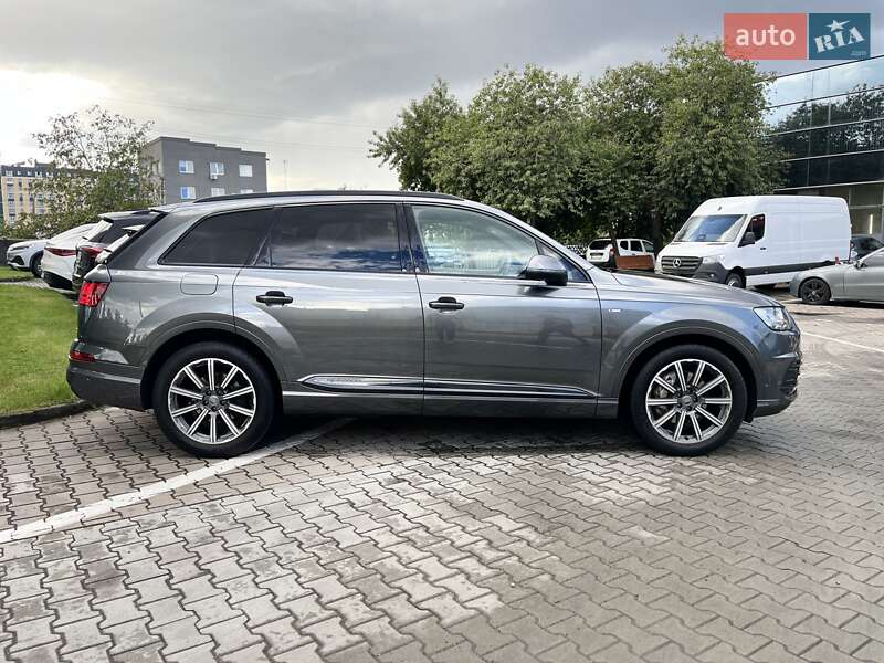Внедорожник / Кроссовер Audi Q7 2016 в Луцке