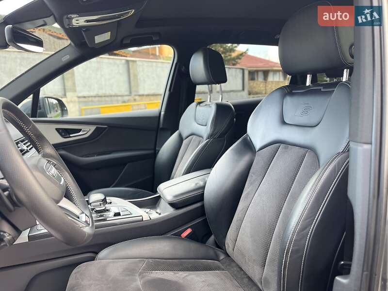 Внедорожник / Кроссовер Audi Q7 2016 в Луцке