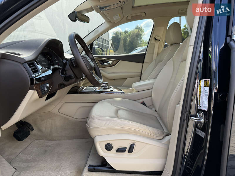 Внедорожник / Кроссовер Audi Q7 2017 в Львове