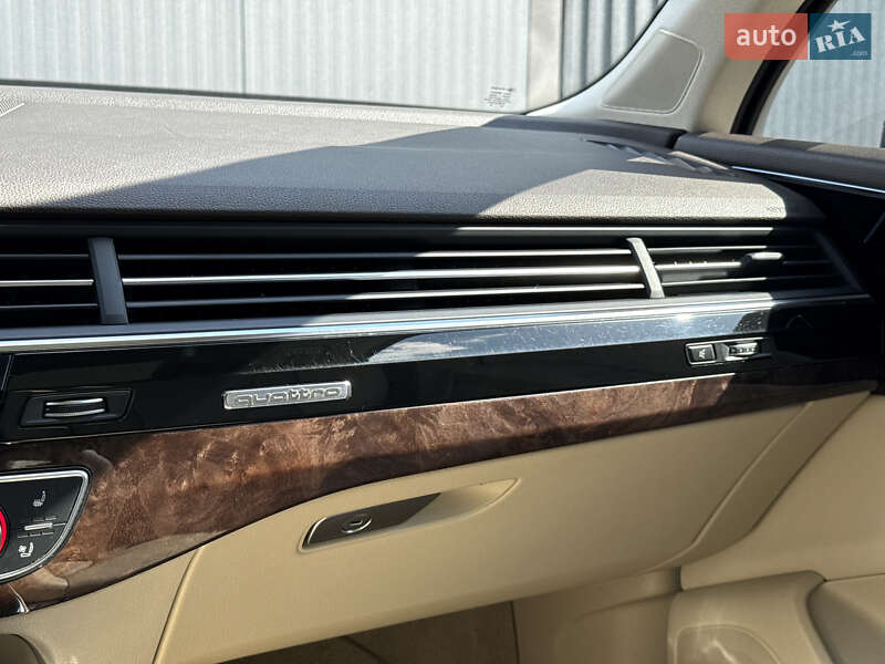 Внедорожник / Кроссовер Audi Q7 2017 в Львове