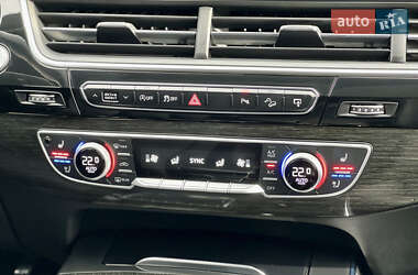 Позашляховик / Кросовер Audi Q7 2016 в 
