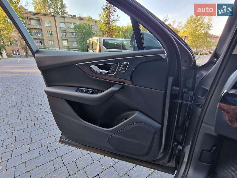 Внедорожник / Кроссовер Audi Q7 2016 в Львове