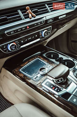Внедорожник / Кроссовер Audi Q7 2016 в 