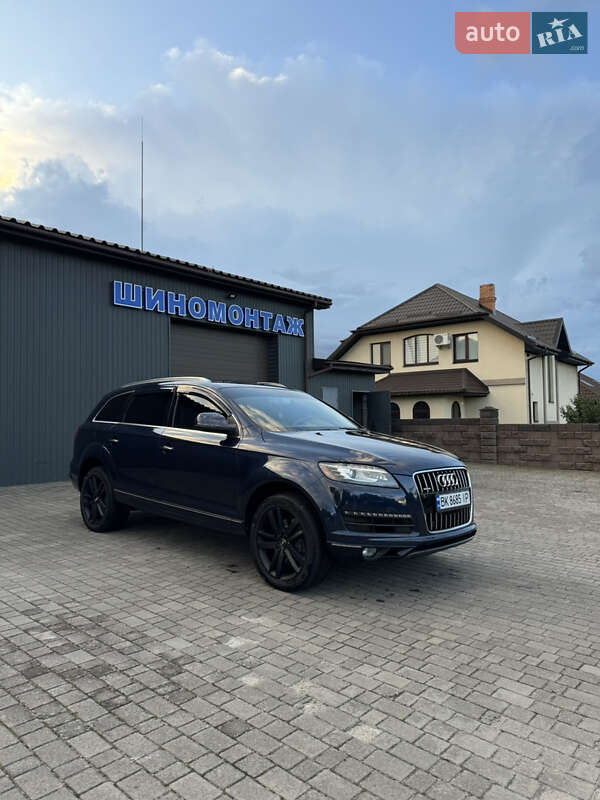 Позашляховик / Кросовер Audi Q7 2012 в Сарнах