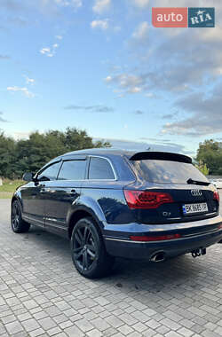 Позашляховик / Кросовер Audi Q7 2012 в 